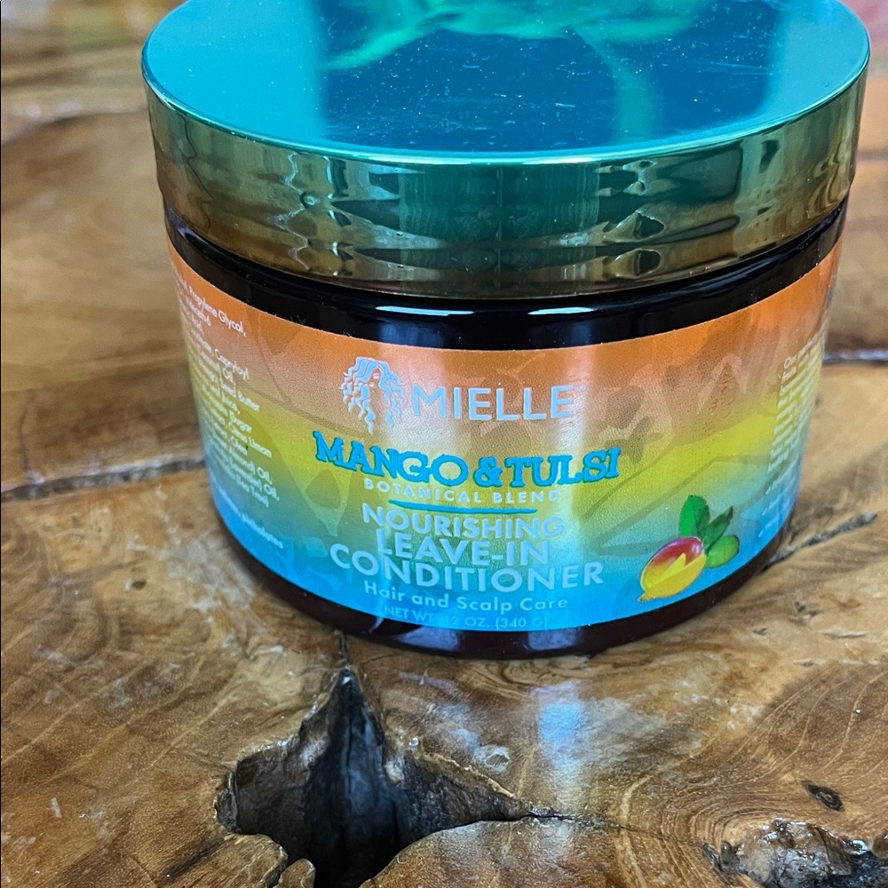 Mielle Mango & Tulsi Nourishing Leave-In Conditioner -